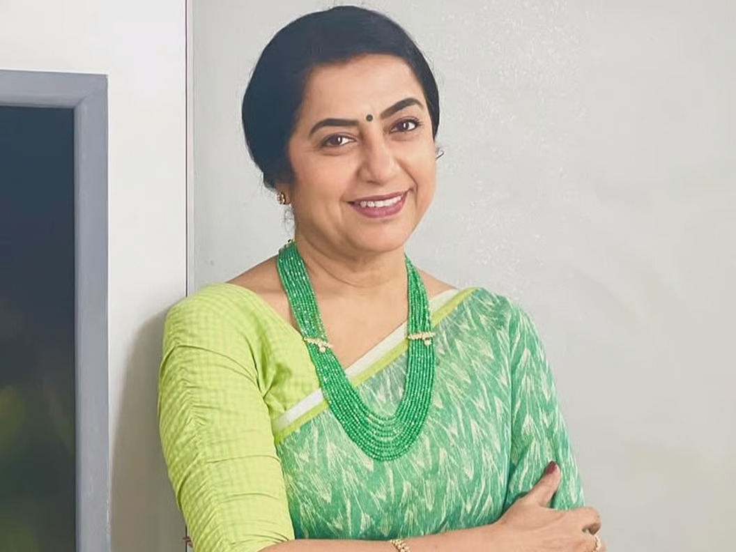 సుహాసిని మాటల్లో సంతోషానికి అసలైన అర్థం!