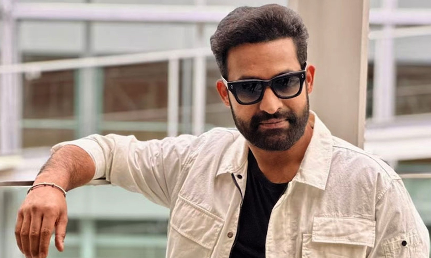ఎన్టీఆర్ రాబోయే సినిమాలు: అభిమానుల్లో భారీ అంచనాలు పెంచుతున్న పవర్‌ఫుల్ లైనప్